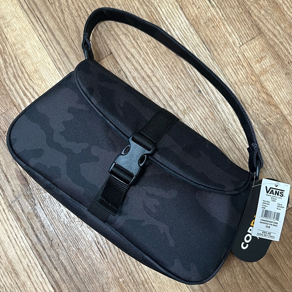 NWT! VANS Camo Purse